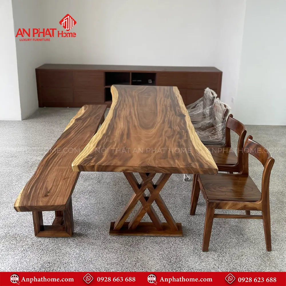 Bàn ăn gỗ me tây nguyên tấm 4 ghế đơn 1 ghế dài BA-3010 3 Bàn ăn gỗ me tây nguyên tấm 4 ghế đơn 1 ghế dài BA-3010, Với thiết kế đơn giản, kiểu dáng hiện đại, Bộ bàn ăn Me Tây nguyên tấm vân gỗ tự nhiên sang trọng, Phù hợp với mọi không gian, Quý khách có thể lựa chọn kích thước bàn từ dài 1m20 – 1m80 – 2m hoặc lớn hơn, để phù hợp với nhu cầu sử dụng, bàn dài 1m20 sẽ đi kèm 4 ghế, bàn dài 1m40 – 1m60 – 1m80 đi kèm 6 ghế 2m đi kèm 8 ghế theo bộ, Ngoài da có thể đặt mua thêm số lượng ghế ngồi để phù hợp với nhu cầu sử dụng.