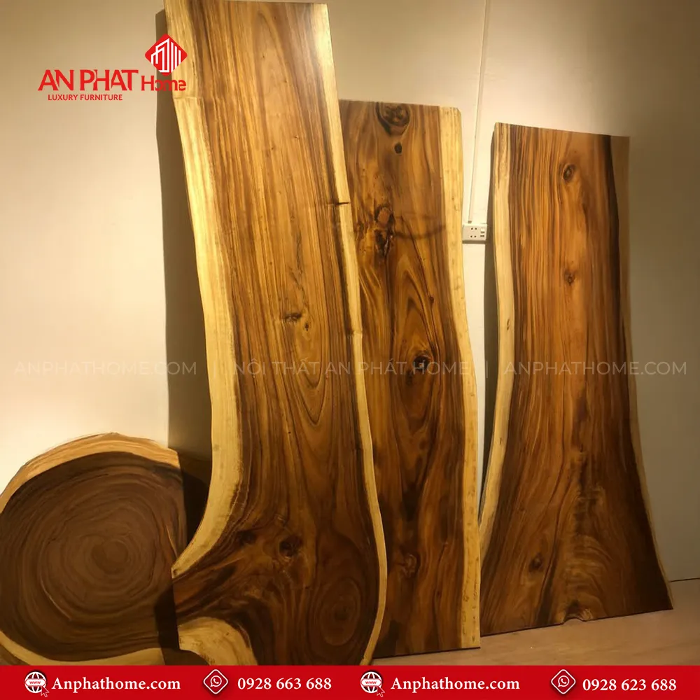 Bàn ăn gỗ me tây nguyên khối 8 ghế sang trọng BA-2078 5 Gỗ me tây hiện nay được sử dụng phổ biến triong lĩnh vực nội thất cao cấp, chất liệu gỗ bền, ổn định, đặc biệt vân gỗ đẹp, lớn, đườn vân tự nhiên sang trọng.