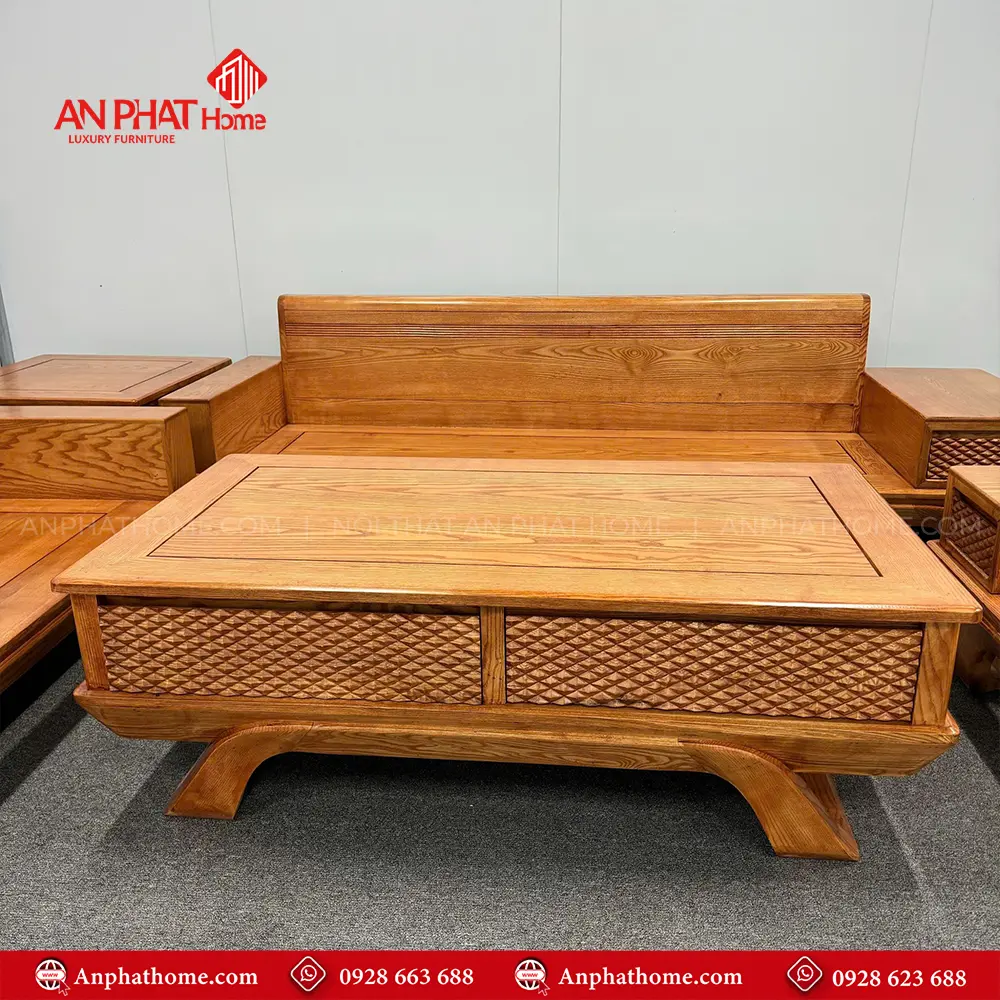 Bàn Ghế Sofa Gỗ Sồi Hiện Đại F-1371 10 Sofa phòng khách, Sofa gỗ, sofa hiện đại, Bàn Ghế Phòng Khách. Được thiết kế sang trọng, Là sự kết hợp khéo léo từ đôi bàn tay tài hoa của những nghệ nhân lâu năm giàu kinh nghiệm, cùng những đường nét thiết kế hiện đại, Chi tiết đục sắc nét, Sản phẩm của AN PHÁT HOME được kiểm tra nghiêm ngặt qua các khâu, chọn gỗ, làm mộc, đánh giấy giáp, phun sơn, Mọi công đoạn đều được tuân thủ đúng đủ quy trình sản xuất, để mang lại những sản phẩm tốt nhất, giá trị nhất đến tay khách hàng.
