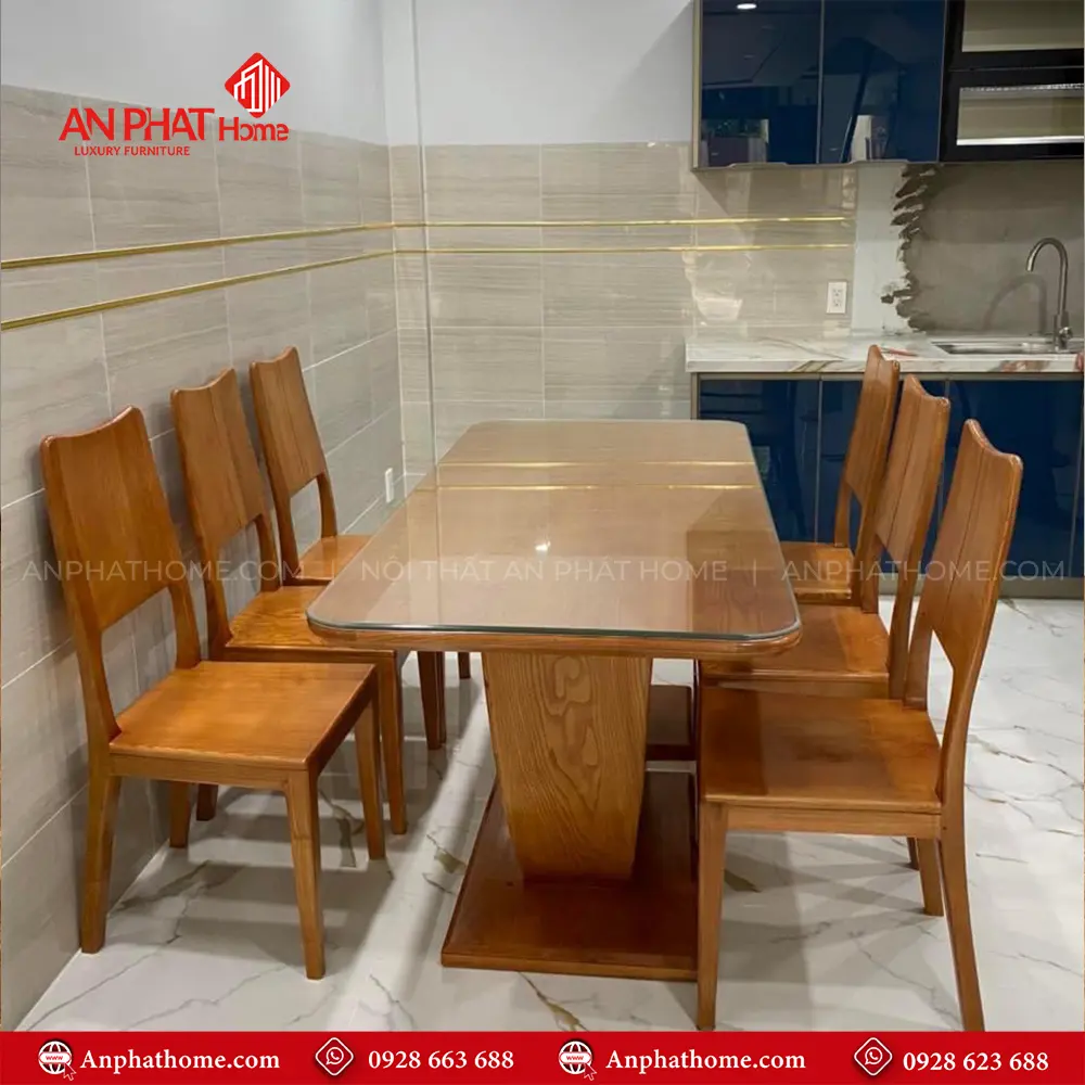 Bộ bàn ăn gỗ sồi nga 6 ghế sang trọng BA-3001 3 Bộ bàn ăn gỗ sồi nga 6 ghế sang trọng BA-3001, quý khách có thể lựa chọn kích thước bàn từ dài 1m60 – 1m80 – 2m hoặc lớn hơn, để phù hợp với nhu cầu sử dụng, 1m60 – 1m80 – 2m đi kèm 6 ghế theo bộ, Ngoài da có thể đặt mua thêm số lượng ghế ngồi để phù hợp với nhu cầu sử dụng. Lưu ý mẫu bàn BA-3001 chỉ phù hợp làm từ kích thước dài 1m60 trở lên, nhỏ hơn quý khách lựa chọn mẫu chân đơn để phù hợp với thiết kế.