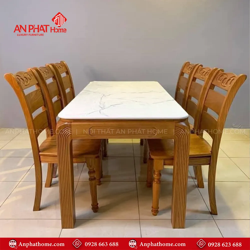 Bộ bàn ghế ăn gỗ sồi nga BA-3009 5 Bộ bàn ghế ăn gỗ sồi nga BA-3009, quý khách có thể lựa chọn kích thước bàn từ dài 1m20 – 1m80 hoặc lớn hơn, để phù hợp với nhu cầu sử dụng, Bộ bàn 1m20 sẽ đi kèm 4 ghế, bàn 1m40 – 1m60 – 1m80 đi kèm 6 ghế theo bộ, Ngoài da có thể đặt mua thêm số lượng ghế ngồi để phù hợp với nhu cầu sử dụng.