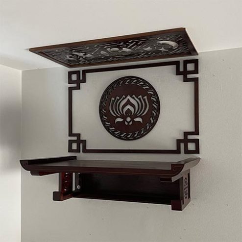 Mẫu Bàn Thờ Treo Tường Đẹp Kết Hợp Hoa Sen Trang Trí BT-2625